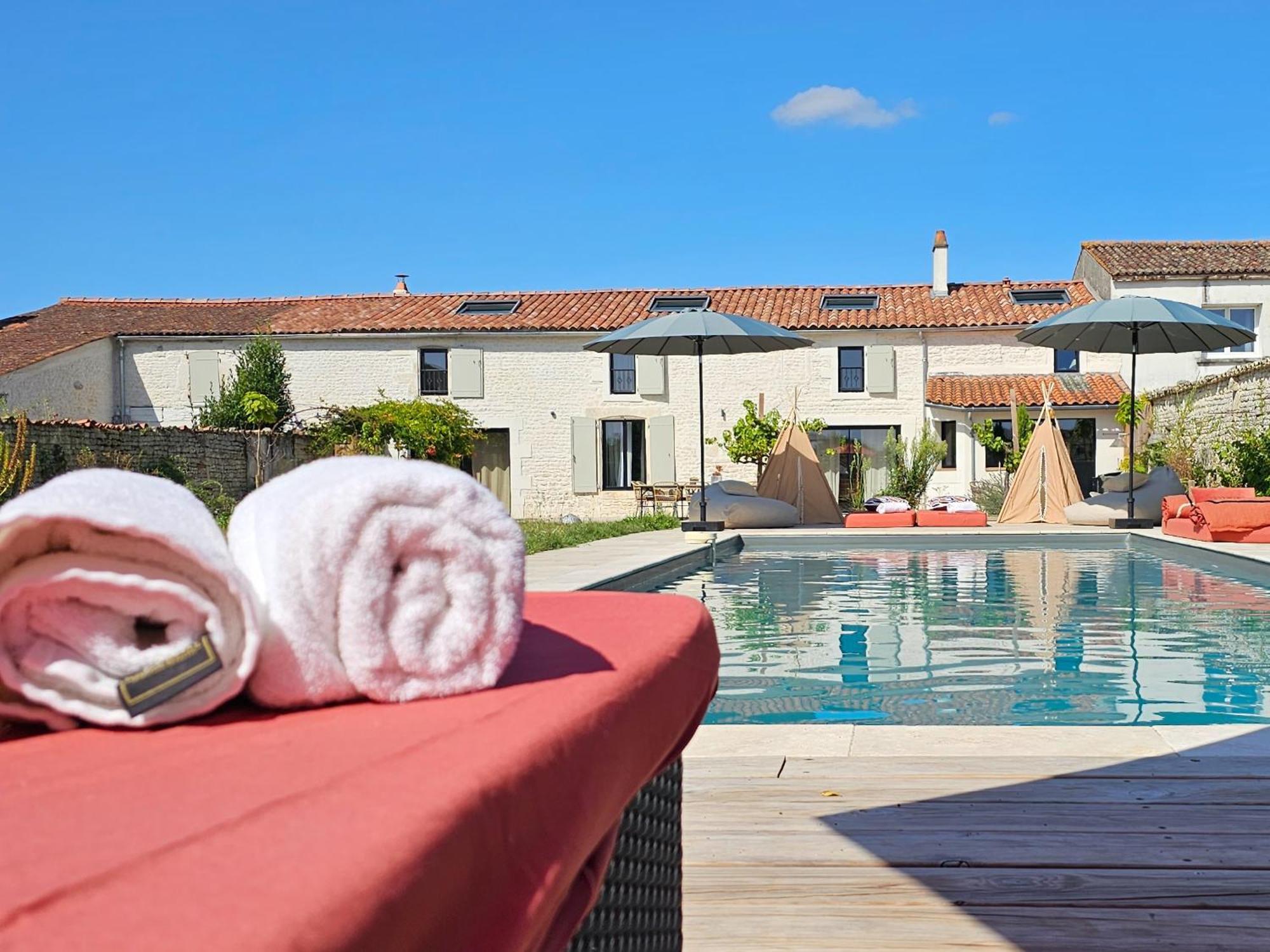 Domaine Slow-Life Thairé Exterior photo